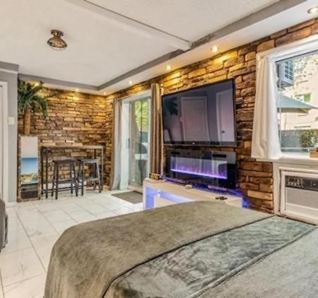 Brooklyn Spacious Space With Private Entrance, Bathroom, & Backyard - Full-Kitchen New York Buitenkant foto