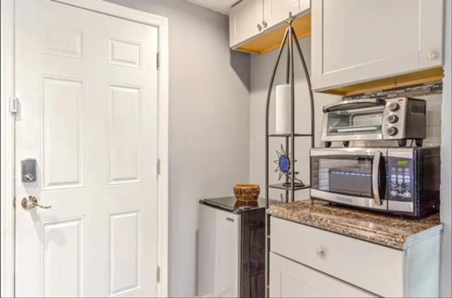 Brooklyn Spacious Space With Private Entrance, Bathroom, & Backyard - Full-Kitchen New York Buitenkant foto