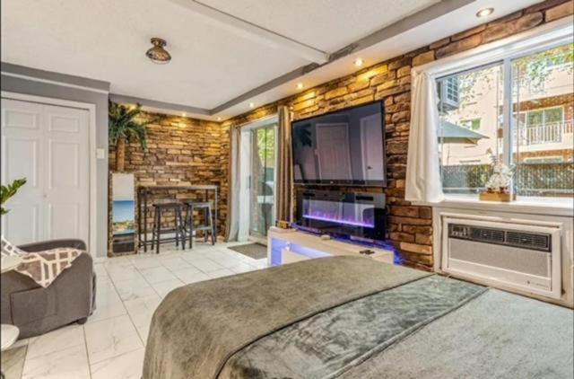 Brooklyn Spacious Space With Private Entrance, Bathroom, & Backyard - Full-Kitchen New York Buitenkant foto
