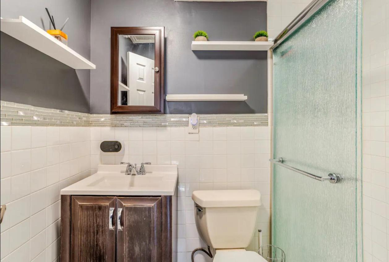 Brooklyn Spacious Space With Private Entrance, Bathroom, & Backyard - Full-Kitchen New York Buitenkant foto